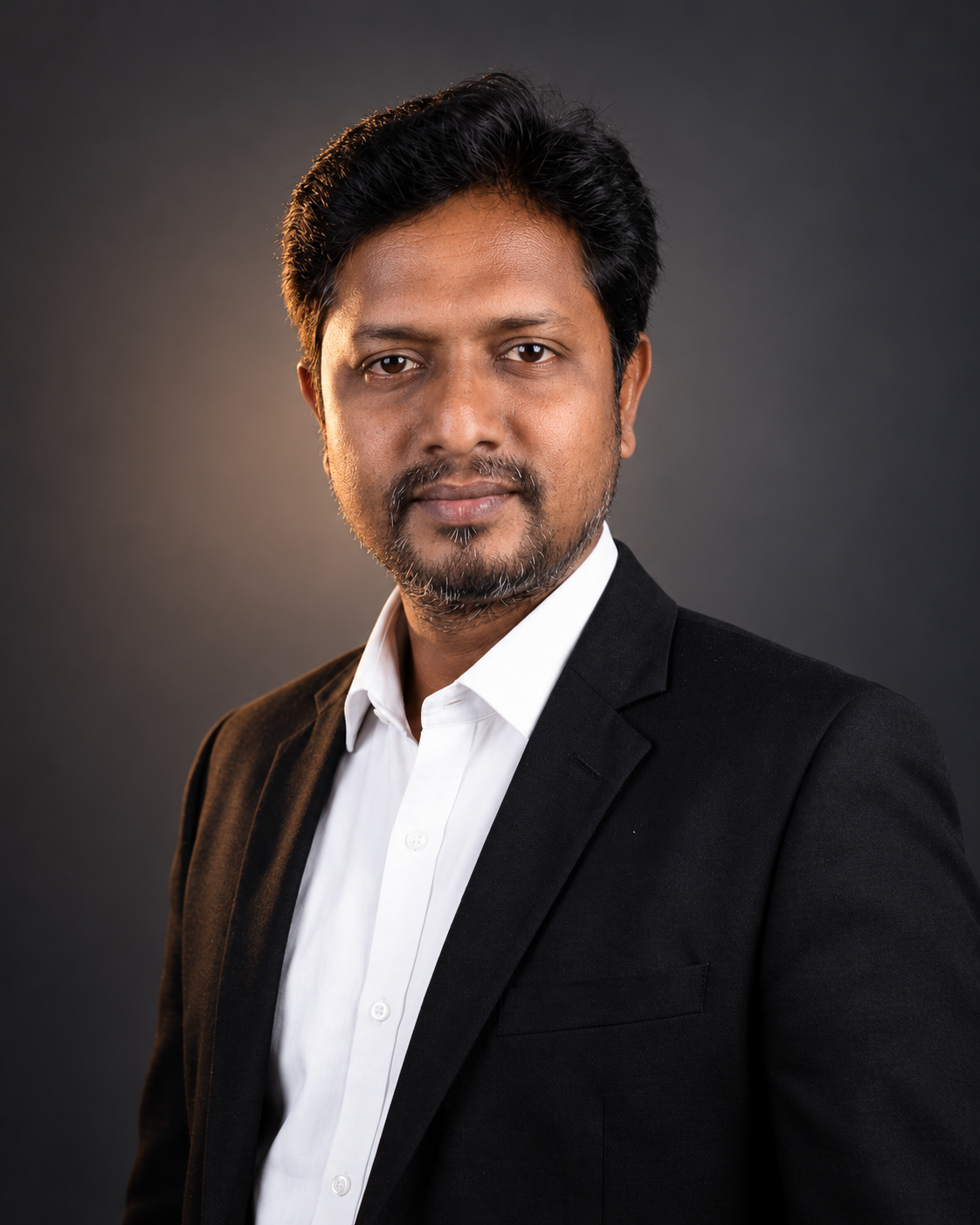 Update Studio Lead Photographer